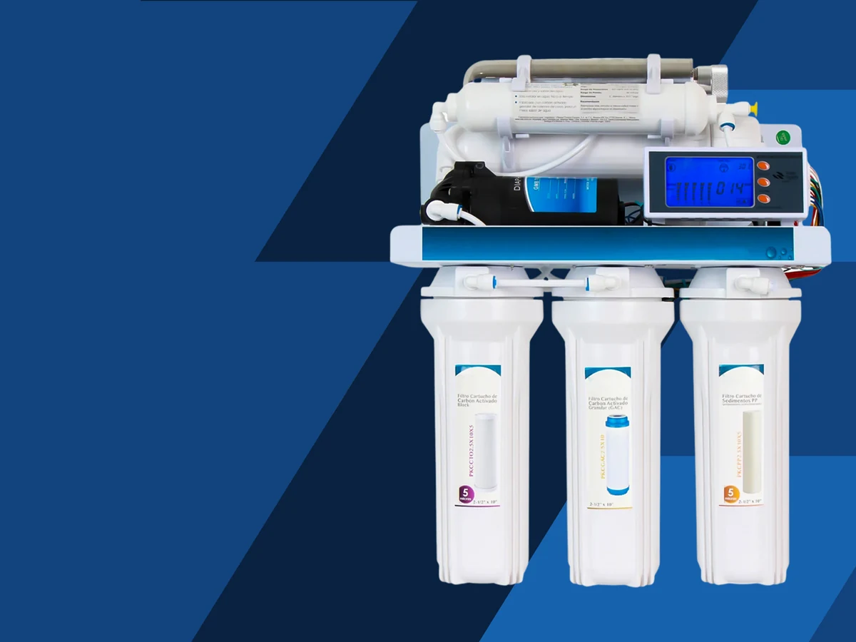 Purificador de agua por ósmosis inversa con tres carcasas y cartuchos de filtro